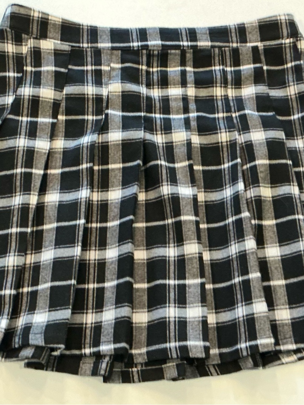 Hollister Ultra High Rise Plaid Pleated Skirt Black Gray Cream Medium